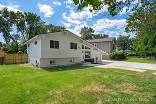 237 Terry Ln, Villa Park, IL 60181 - Photo 3