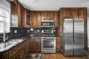8805 Oriole Ave, Morton Grove, IL 60053 - Photo 7