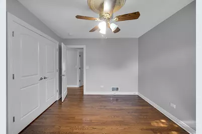 8805 Oriole Avenue, Morton Grove, IL 60053 - Photo 13