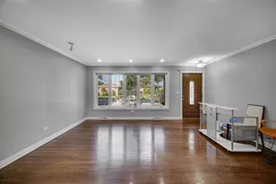 8805 Oriole Ave, Morton Grove, IL 60053 - Photo 5