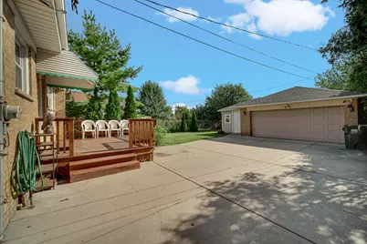8805 Oriole Avenue, Morton Grove, IL 60053 - Photo 25