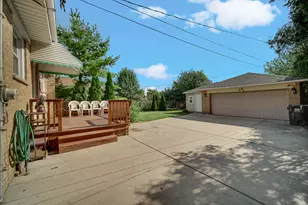 8805 Oriole Ave, Morton Grove, IL 60053 - Photo 25
