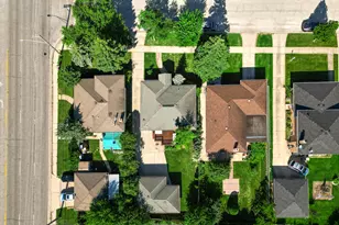8805 Oriole Ave, Morton Grove, IL 60053 - Photo 29