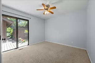 42W466 Red Bud Ct, Saint Charles, IL 60175 - Photo 15
