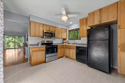 42W466 Red Bud Court, Saint Charles, IL 60175 - Photo 9