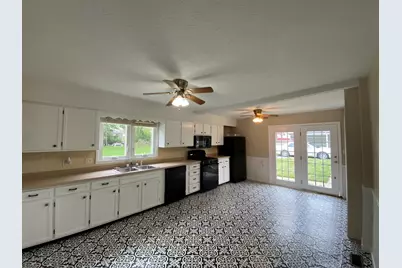 320 S Hubbard Avenue, Orangeville, IL 62939 - Photo 5