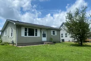 320 S Hubbard Ave, Orangeville, IL 62939 - Photo 1