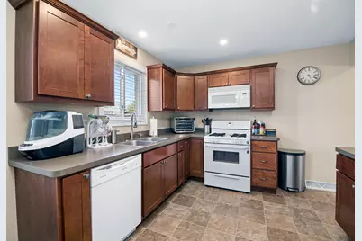 16472 Terry Lane, Oak Forest, IL 60452 - Photo 5