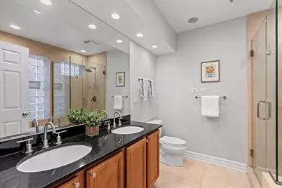 2449 W Foster Avenue #1E, Chicago, IL 60625 - Photo 13