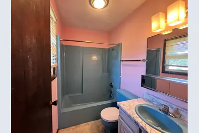 501 N 4th Avenue N, New Windsor, IL 61465 - Photo 9