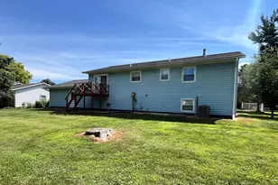 501 N 4th Ave N, New Windsor, IL 61465 - Photo 3