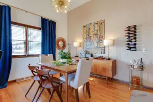 2042 S Goebbert Rd, Arlington Heights, IL 60005 - Photo 15