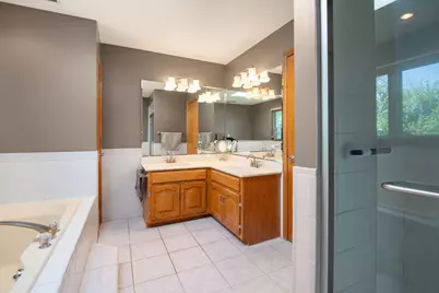 8634 W Park Lane, Niles, IL 60714 - Photo 15