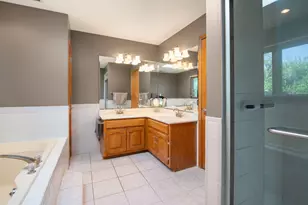 8634 W Park Ln, Niles, IL 60714 - Photo 15