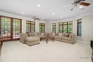 126 Schooner Ln, Lake Barrington, IL 60010 - Photo 3