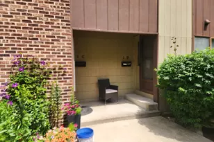 1 Stony Creek Dr, Palos Hills, IL 60465 - Photo 3