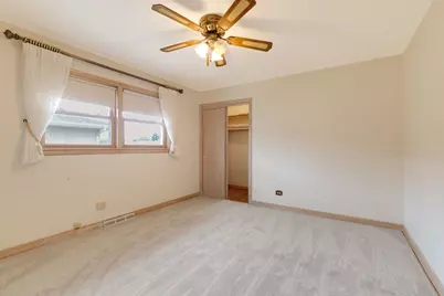 4537 W 100th Place, Oak Lawn, IL 60453 - Photo 5