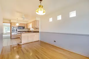 4537 W 100th Pl, Oak Lawn, IL 60453 - Photo 9