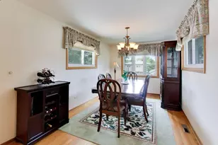 1462 Dayton Pl, Des Plaines, IL 60018 - Photo 5
