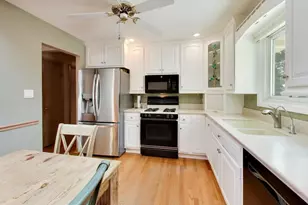 1462 Dayton Pl, Des Plaines, IL 60018 - Photo 9