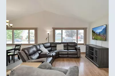 11044 Menard Avenue, Chicago Ridge, IL 60415 - Photo 5