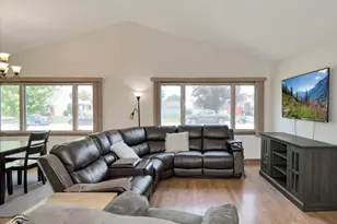 11044 Menard Ave, Chicago Ridge, IL 60415 - Photo 5