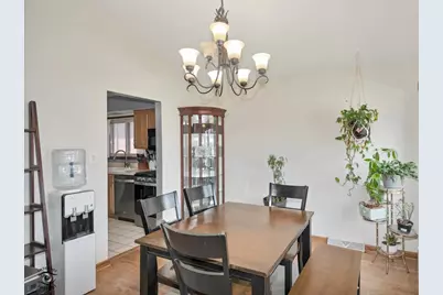 11044 Menard Avenue, Chicago Ridge, IL 60415 - Photo 9