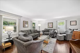 830 Woodhollow Ln, Buffalo Grove, IL 60089 - Photo 5
