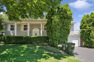 830 Woodhollow Ln, Buffalo Grove, IL 60089 - Photo 1