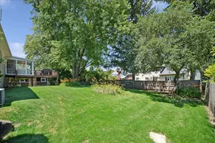 830 Woodhollow Ln, Buffalo Grove, IL 60089 - Photo 29