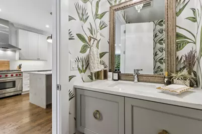 877 N Hermitage Avenue #1, Chicago, IL 60622 - Photo 11