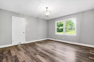 1203 Claridge Dr, Libertyville, IL 60048 - Photo 19