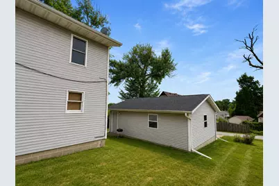 1207 W American Street, Freeport, IL 61032 - Photo 3