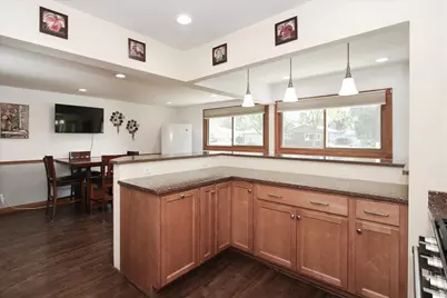 130 Westview Street, Hoffman Estates, IL 60169 - Photo 5
