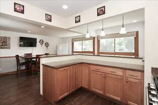 130 Westview St, Hoffman Estates, IL 60169 - Photo 5