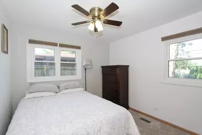 130 Westview Street, Hoffman Estates, IL 60169 - Photo 17