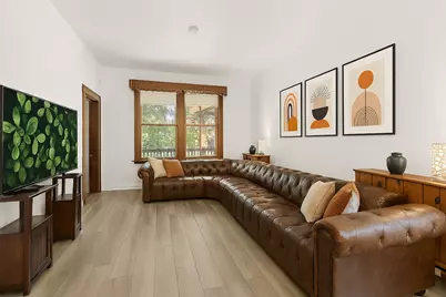 1819 W Cornelia Avenue, Chicago, IL 60657 - Photo 3