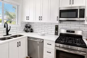 523 Alton Ct, Carol Stream, IL 60188 - Photo 9