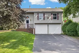1358 Cottonwood Ln, Crystal Lake, IL 60014 - Photo 1