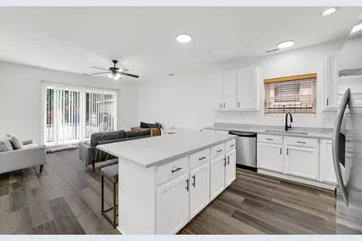 5933 W Huron Street #1S, Chicago, IL 60644 - Photo 7