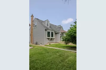 9308 S Troy Avenue, Evergreen Park, IL 60805 - Photo 3