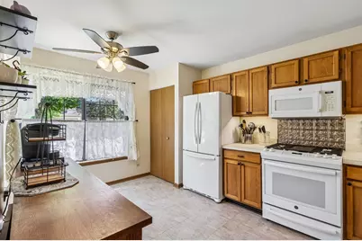 118 Seneca Trail, Bloomingdale, IL 60108 - Photo 5