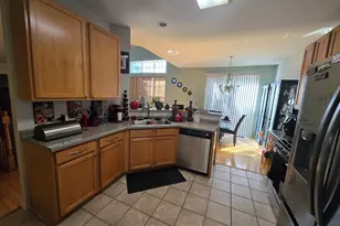 494 Vaughn Cir, Aurora, IL 60502 - Photo 5