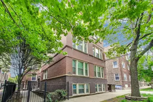 1918 W Cullom Ave, Chicago, IL 60613 - Photo 1