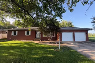 1724 Highland Pl, Streator, IL 61364 - Photo 1