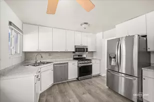 772 Circle Dr, Roselle, IL 60172 - Photo 3
