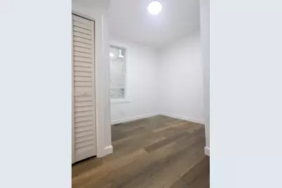 8739 S Colfax Avenue #1, Chicago, IL 60617 - Photo 5