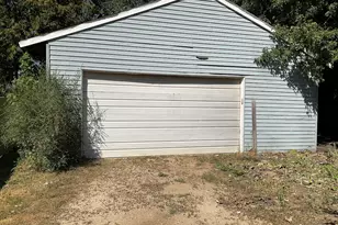 1121 Kishwaukee St, Belvidere, IL 61008 - Photo 3