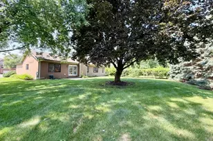 1024 Burke Ct, Naperville, IL 60563 - Photo 29