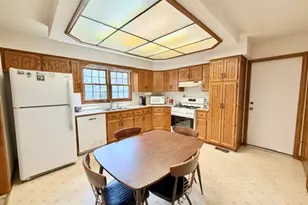 1024 Burke Ct, Naperville, IL 60563 - Photo 15
